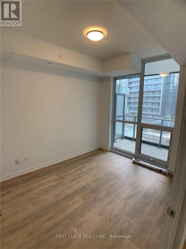 Building Photo - 32 Forest Manor Rd