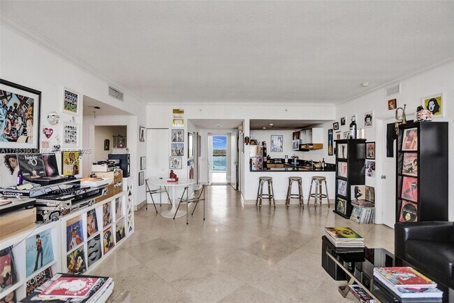Foto del edificio - 7929 West Dr