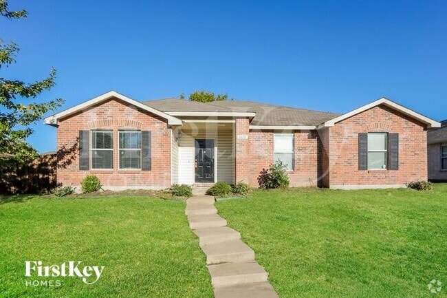 Building Photo - 1610 Cliffbrook Dr