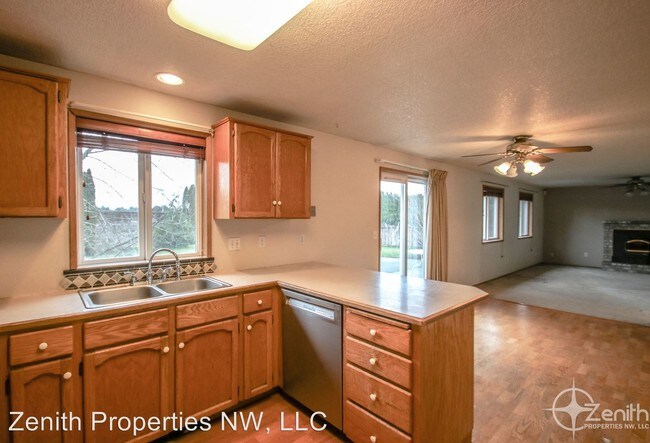 Foto del edificio - 4201 NE 161st Ave