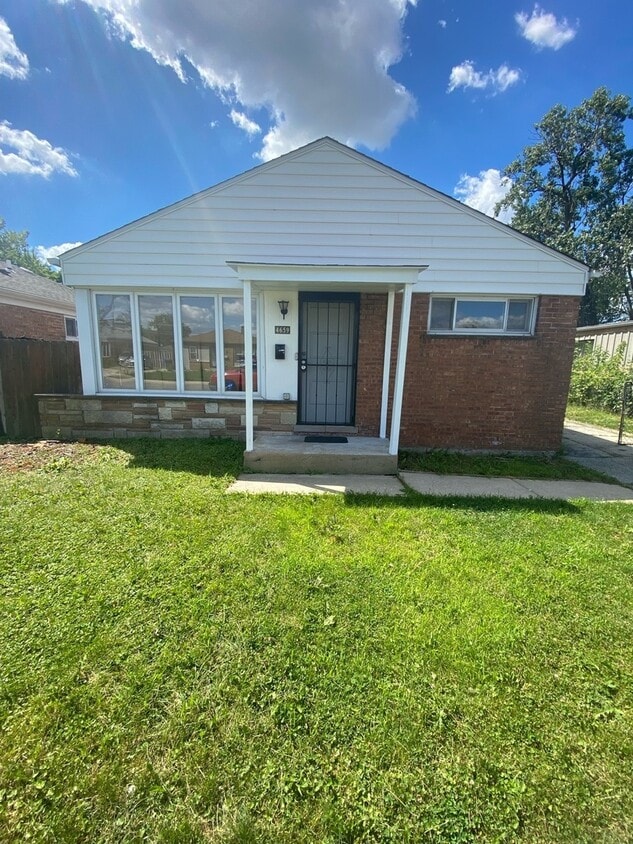 4659 W 83rd Pl, Chicago, IL 60652 House Rental in Chicago, IL