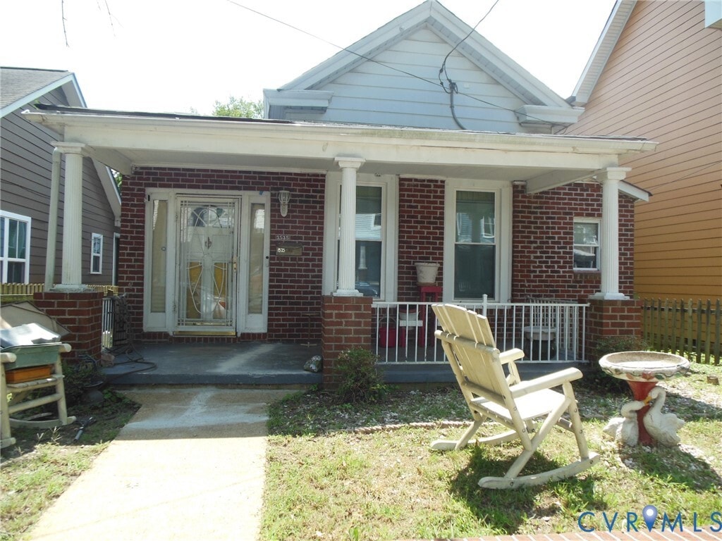Building Photo - 1525 Oakwood Ave
