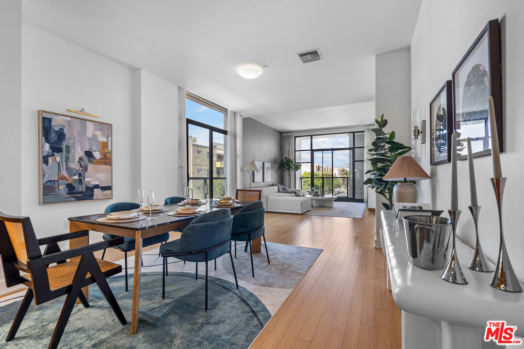 Primary Photo - 3223 W 6th St