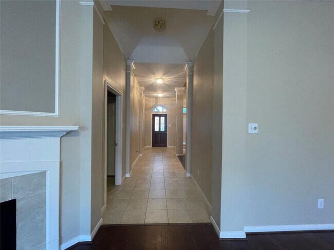 Foto del edificio - 4505 Grove Park Dr