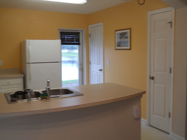 Building Photo - 975 Luminary Cir