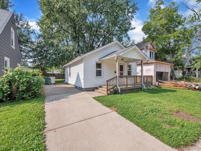 Building Photo - 62 E Brickley Ave