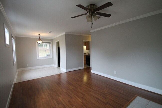 Foto del edificio - Exclusively Offered by Muse Realty, LLC
