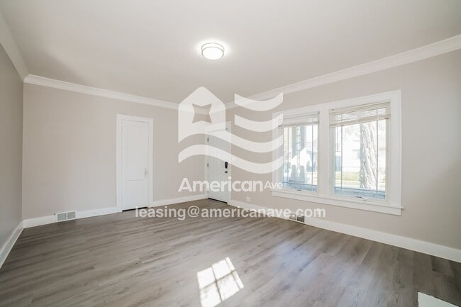 Building Photo - 908 E McClure Ave