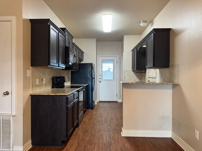 Building Photo - 311 Princess Place