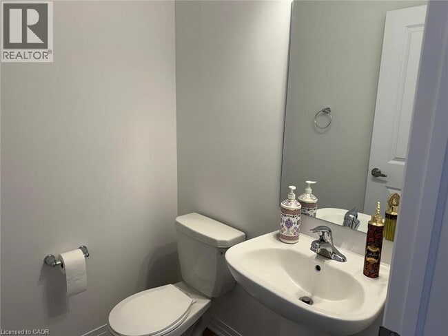 Building Photo - 97 Manuel St