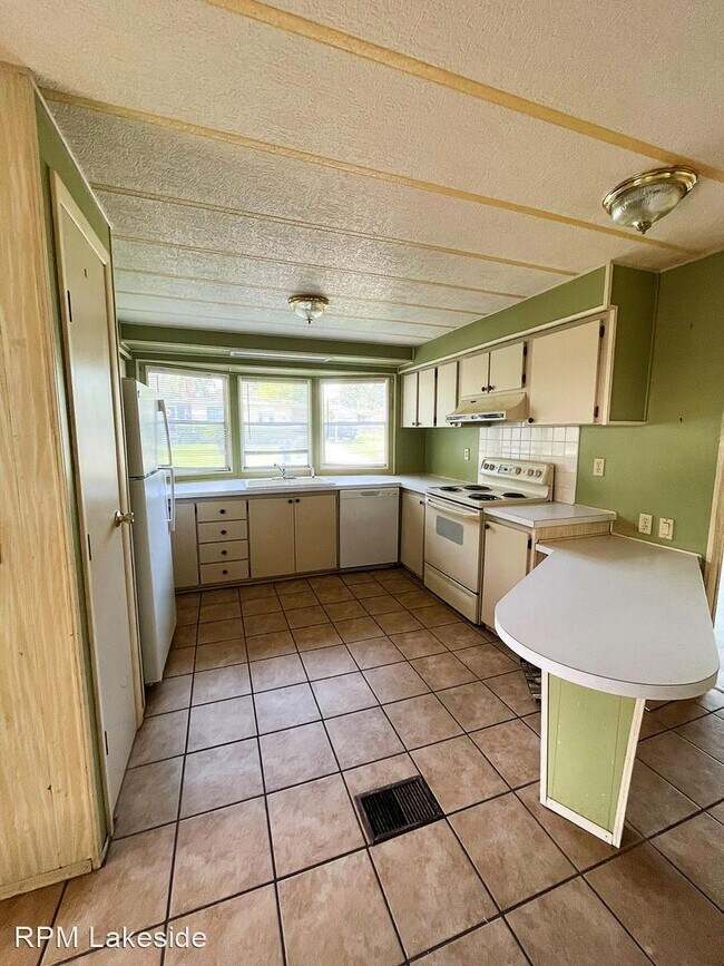 Foto del edificio - 2 br, 2 bath House - 5450 Golden Gate Blvd