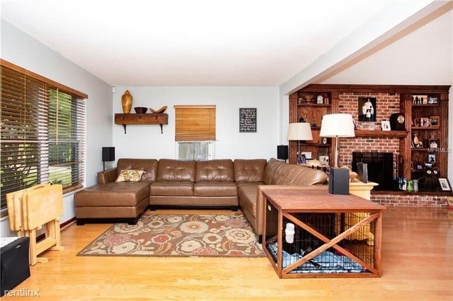 Building Photo - 5 br, 2 bath House - 1810 Oakdale Ln N