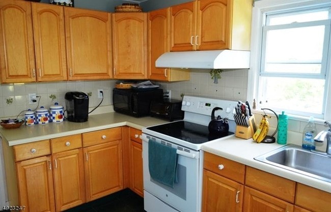 Foto del edificio - 120 Pennsylvania Ave