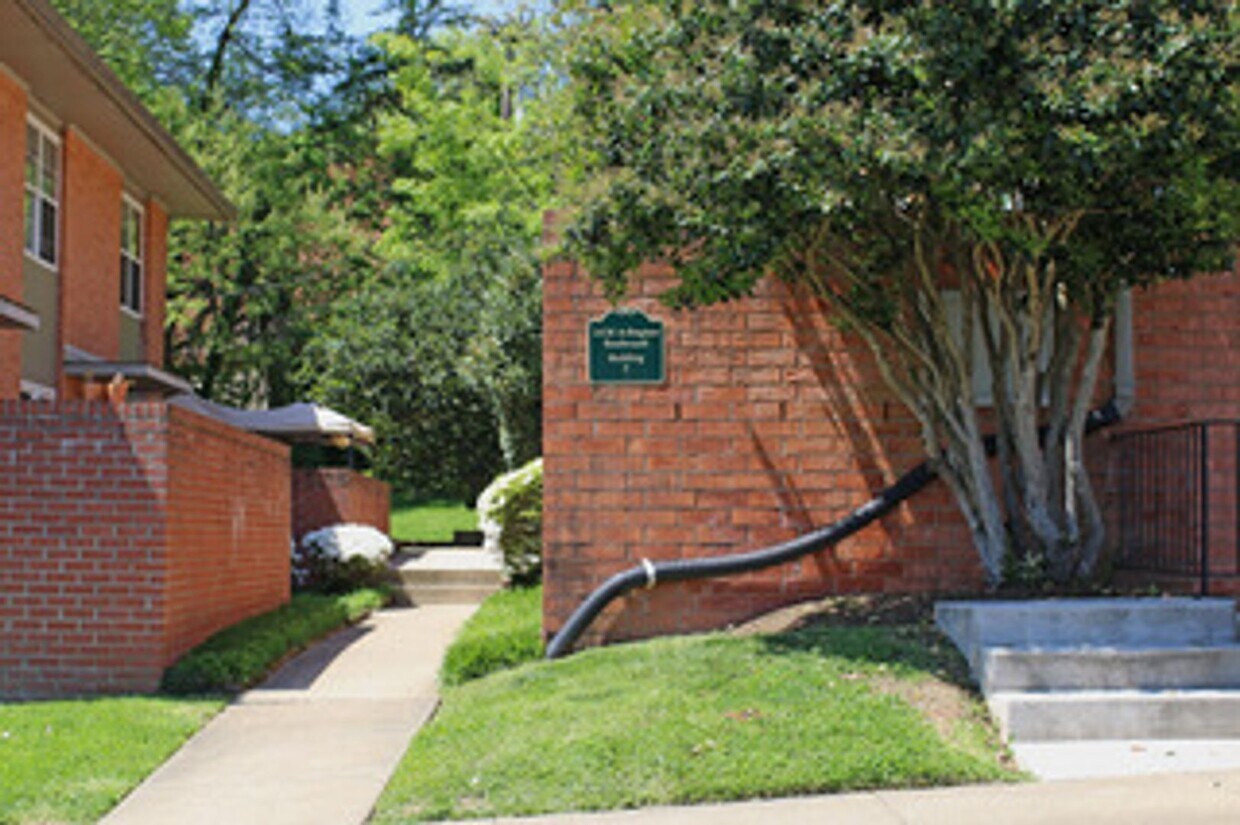 Primary Photo - Two Bedroom Condo at Arlington Court