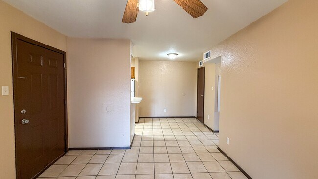Foto del edificio - 13480 S Thorntree Dr