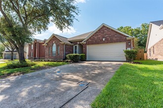 Building Photo - 6411 Silver Shade Dr