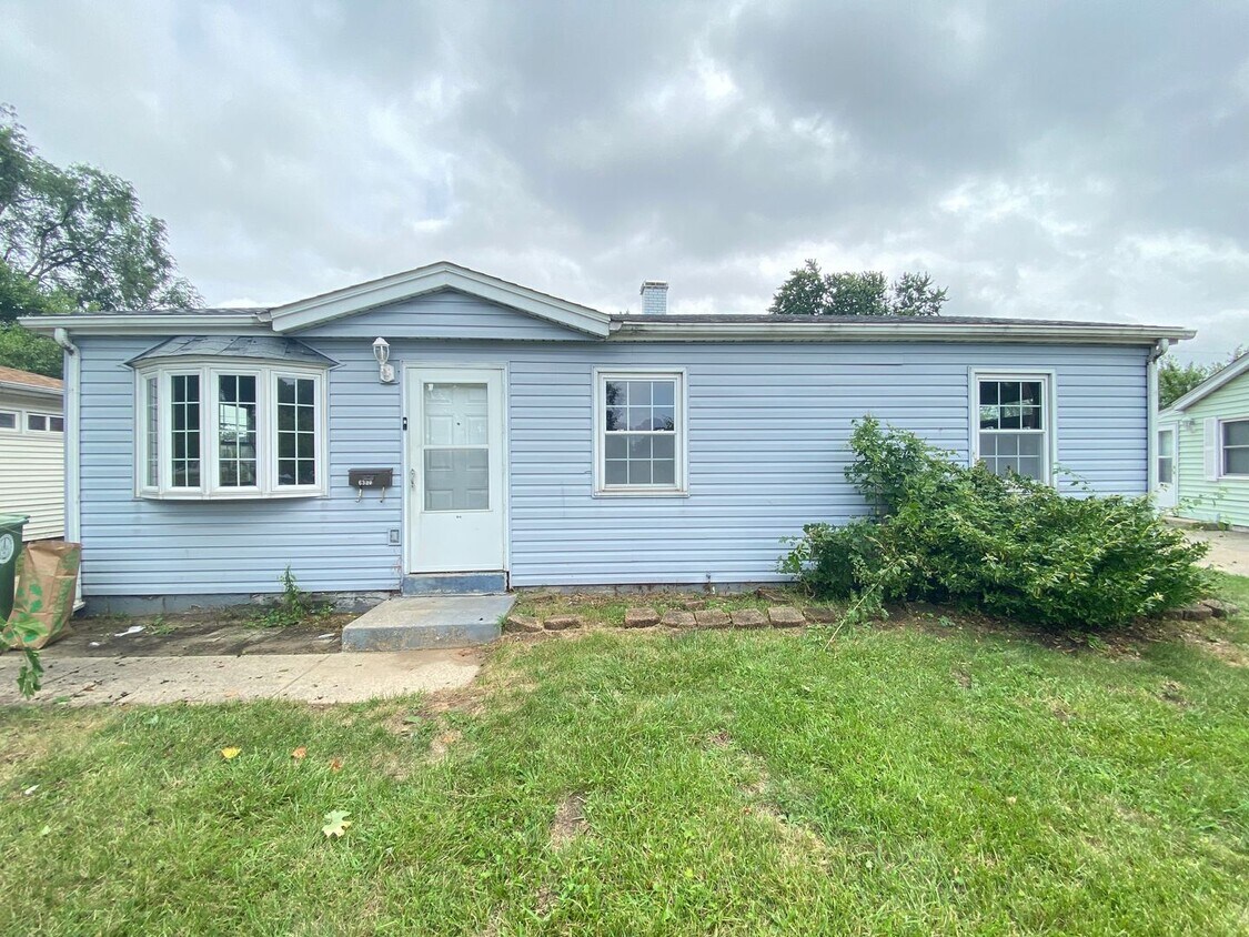 Foto principal - 3 Bedroom Home With Central Air