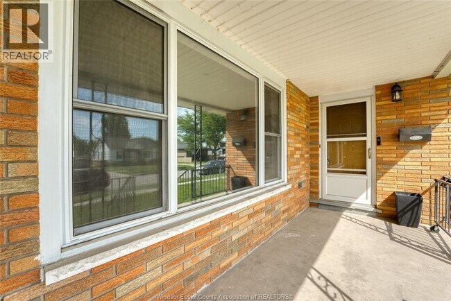 Photo du bâtiment - 1243 Westcott Rd