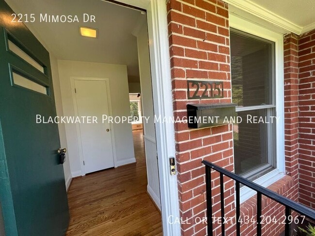 Photo - 2215 Mimosa Dr House