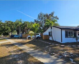 Building Photo - 2735 Boca Ciega Dr N