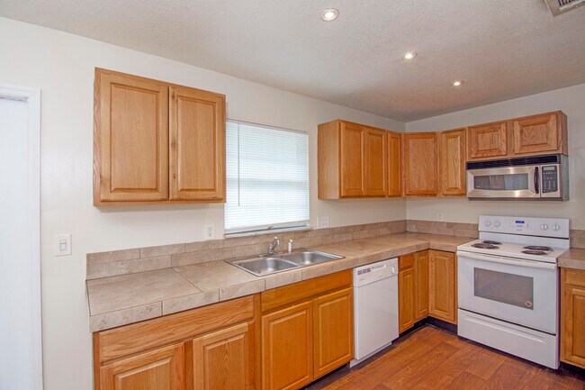 Foto del edificio - 571 SW Comet Terrace