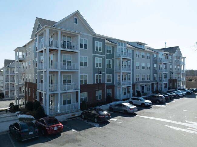 Exterior 3D - Commonwealth Apartments