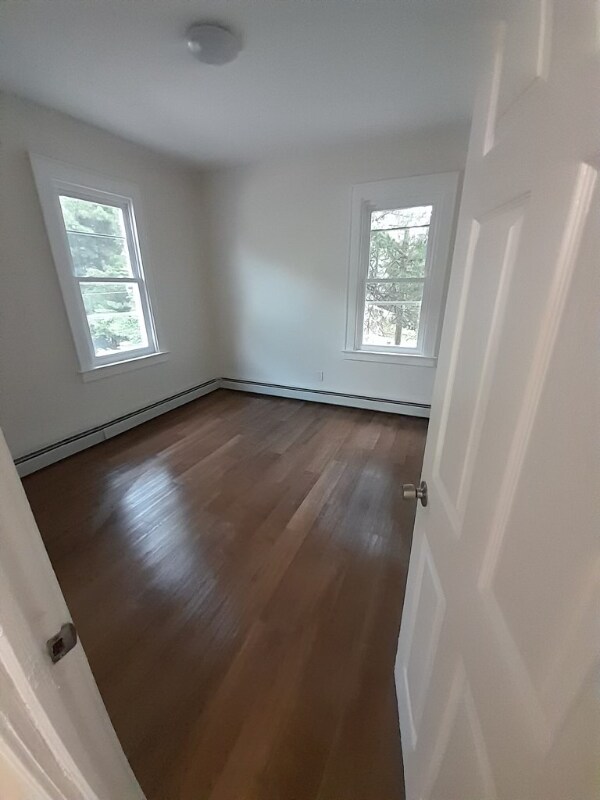 Building Photo - 633 Maple Ave
