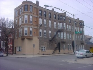 Foto principal - 3157 S Racine Ave