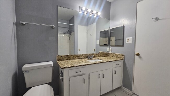 Building Photo - 3015 Greenridge Dr