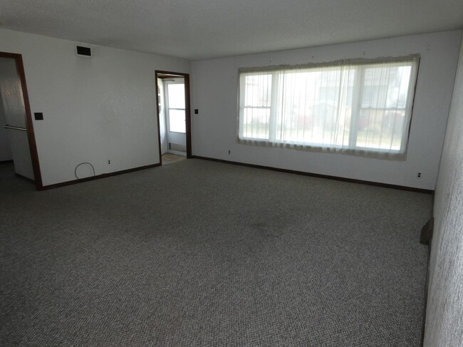 Building Photo - 326 N Monroe St