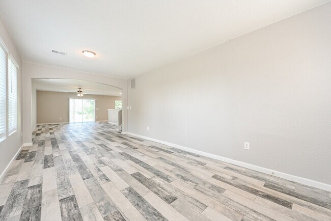 Foto del edificio - 2519 Coach House Loop