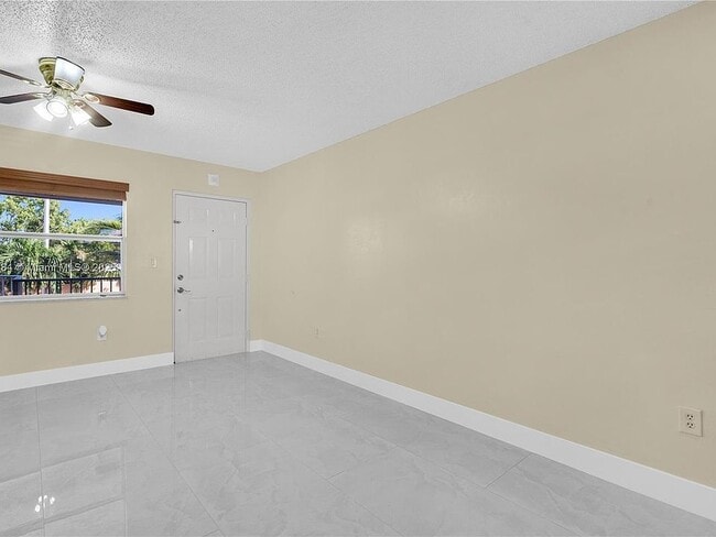Photo - 2560 W 60th St House