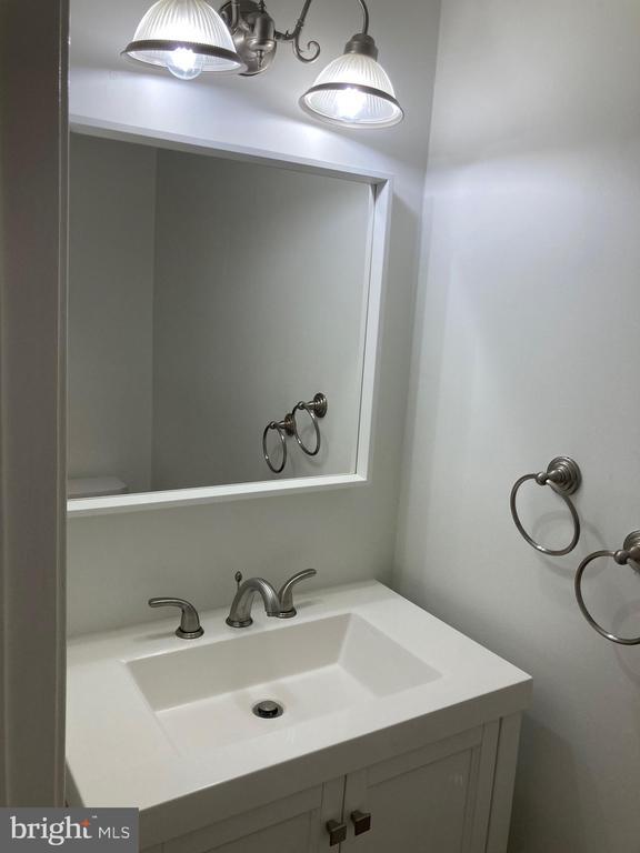Building Photo - 9075 Silver Maple Ct