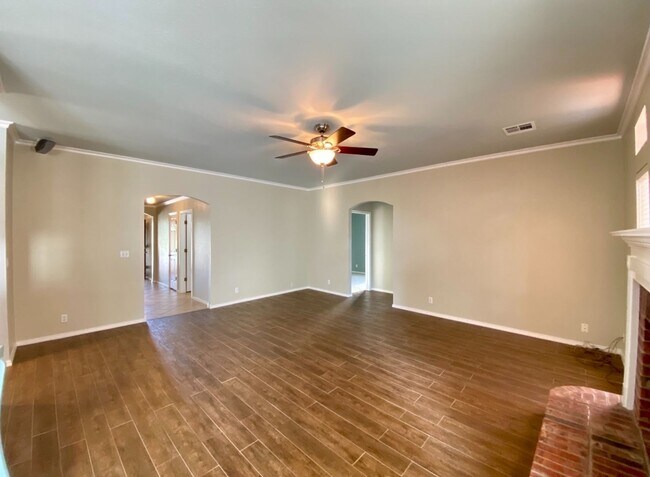 Building Photo - Union Schools 3 bed, 2, bath, 2 car garage