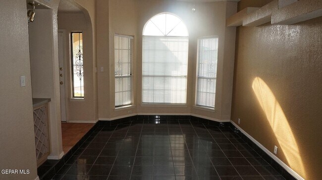 Foto del edificio - 1801 Garden Gate Way