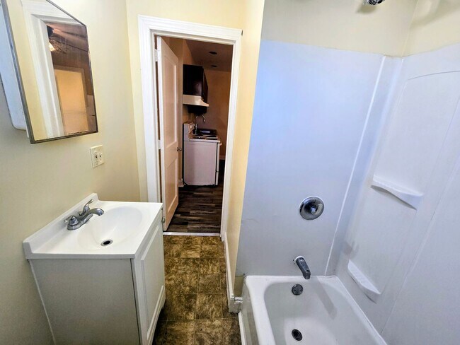 Building Photo - 615 N. 8th Street