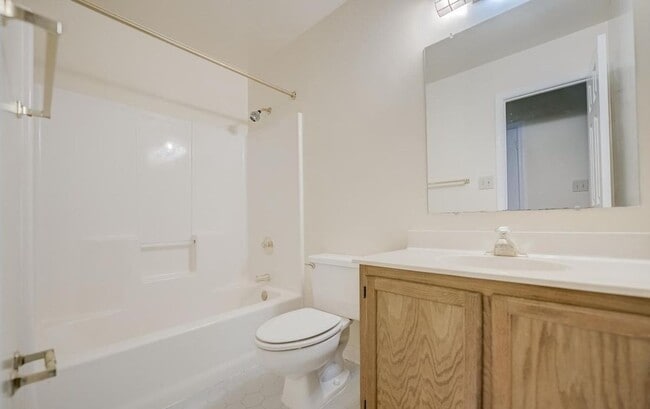 Building Photo - 21107 Twinridge Square