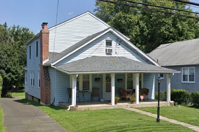 Building Photo - 2461 Susquehanna Rd