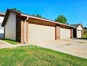 Building Photo - 1703 N Gleason Ave