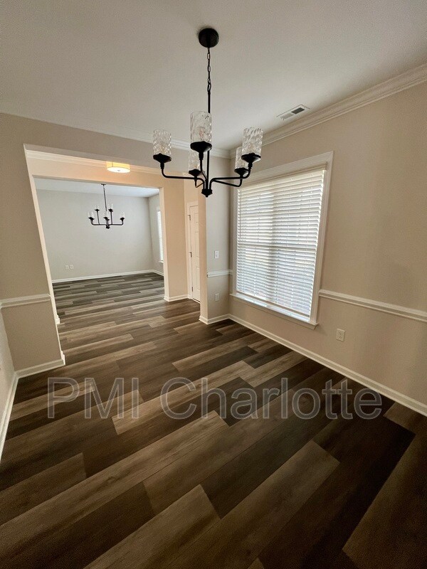 Foto del edificio - 1135 Overlake Dr