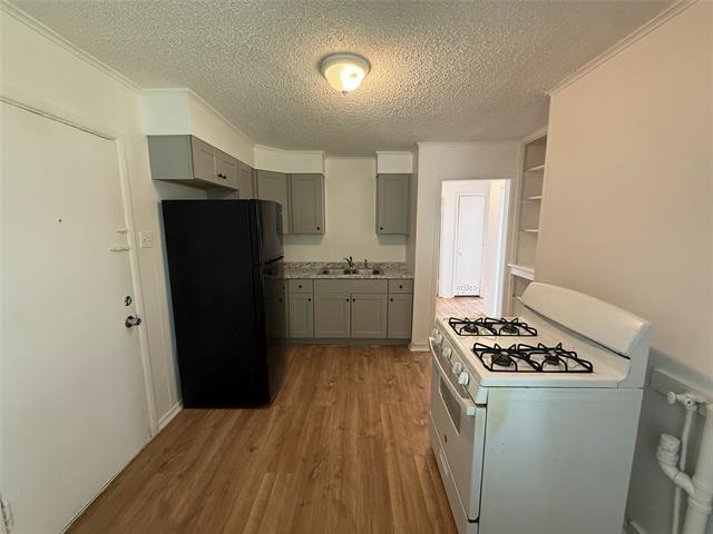 Foto del edificio - 4914 Donnelly Ave