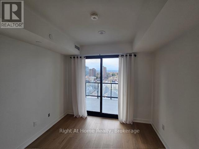 Building Photo - 2075 Lakeshore Rd.