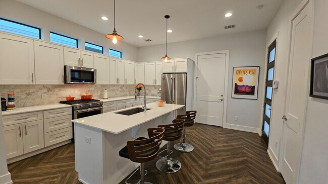 Foto del edificio - 210 E 32nd St