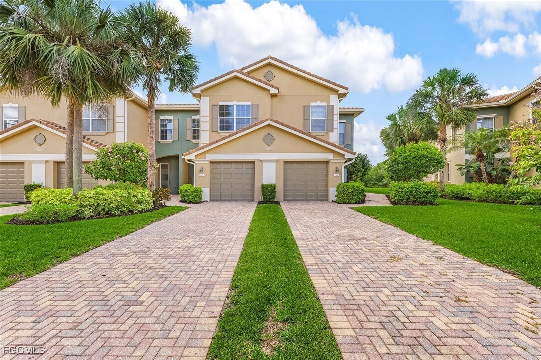 Foto principal - 3210 Cottonwood Bend