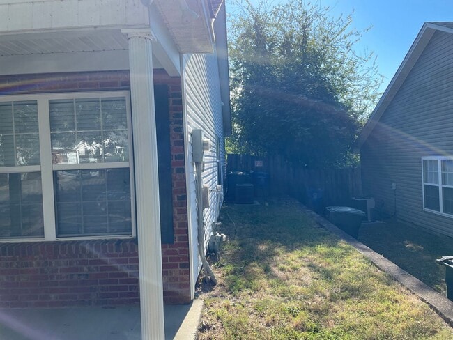 Building Photo - Cozy Two Bedroom Condo Close to Ft. Jackson!