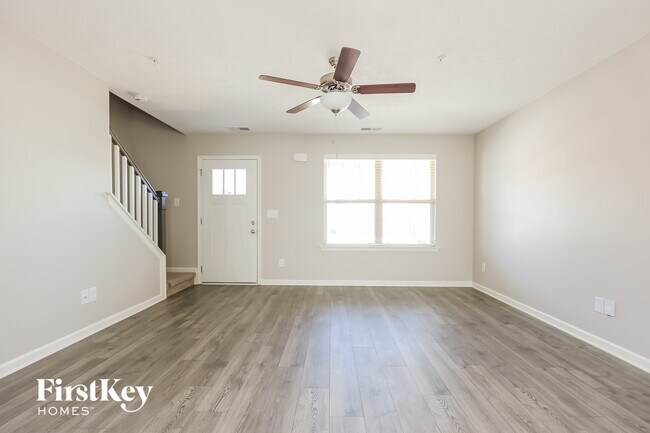 Building Photo - 219 Edgefield Ct