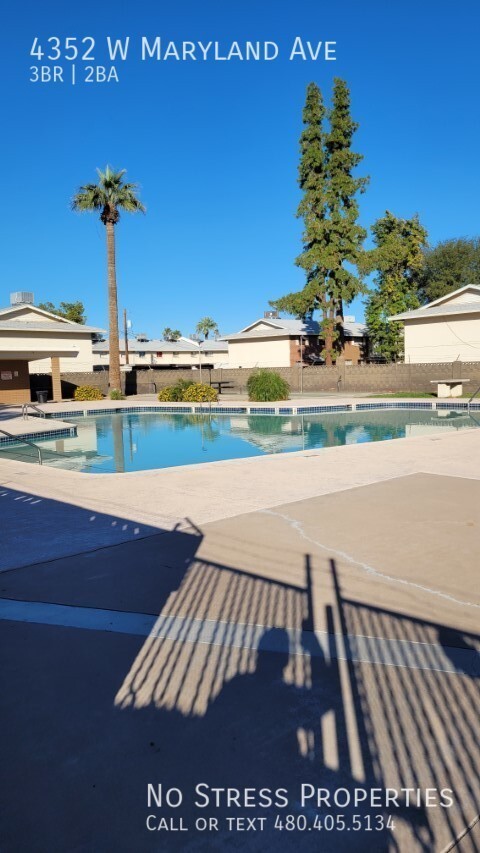 Foto del edificio - Remodeled 3 Bedroom Townhome off 43rd Ave ...