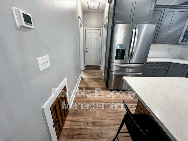 Foto del edificio - 104 Edgewater Dr