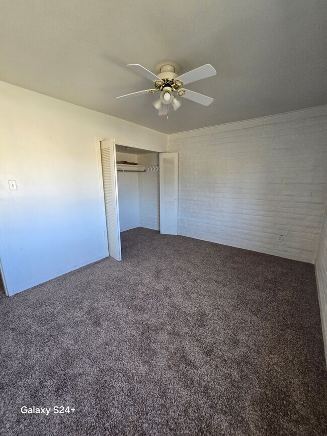Building Photo - 402 Cuprite St