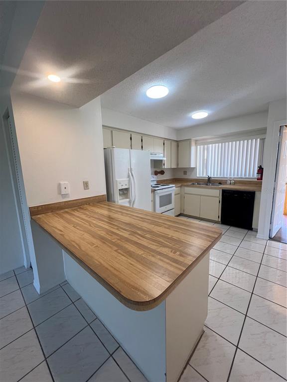 Building Photo - 1330 Rio De Janeiro Ave